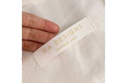 China Custom Design Drawstring Cosmetic Packaging Bag pouch With Fabric Label supplier