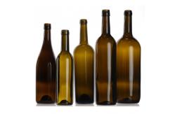 China Empty 750Ml Glass Red Wine Bottle Liquor Wine Bottles With Screw Lid supplier