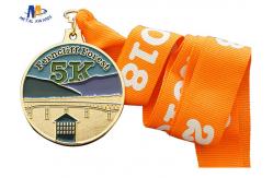 China Zinc Alloy Custom 5K Race Medals 65*4MM Background Sandblast Medaillen supplier
