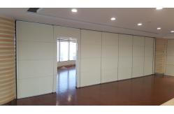 China Sliding Aluminium Accessories Folding Partition Walls Divide Space Modular Partition Wood supplier