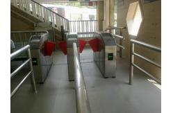 China Full Automatic Retractable Flap Barrier Gate With RS485 & Relay Signal Interface supplier
