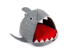 China Mechanical Wash Felted Wool Cat House Shark Pattern With Detachable Mat supplier