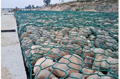 China PE Coated Plastic Gabion Mesh Retaining Earth Or Water Structure supplier