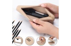 China Harmless Practical Silicone Makeup Bag Lightweight supplier