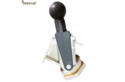 China High Quality Beekeeping Tools  food grade Apiculture ABS plastic honey gate supplier