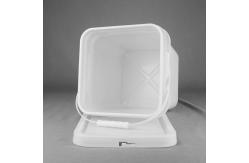 China Handle Square Plastic Container With 10 Liters Capacity supplier