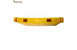 China 4L Plastic Bee Feeder Plastic Yellow Beekeeping Hive Tool Feeder With Accessories supplier