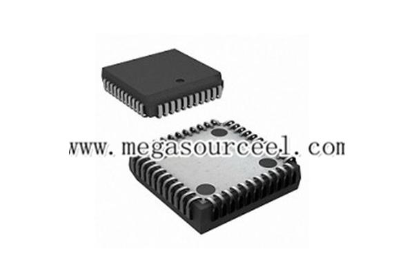Integrated Circuit Chip HCMOS Microcontroller Unit   MC68HC705C8AVFN  MOTOROLA PLCC44