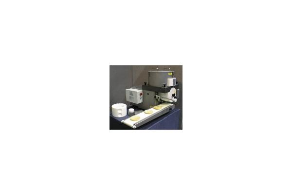 ST-610 hot sale vegetarian spring roll forming machine