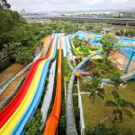 China Big Water Slide for Water Park With Fun Features And Blower Included manufacturer