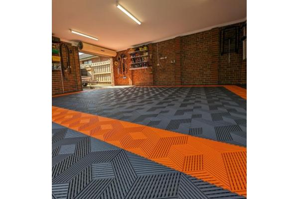 Square Plastic Garage Floor Tile Interlocking Garage Floor Mats Water Resistance