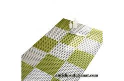 China 30cm Interlocking Anti Fatigue Floor Mats Shower Mat With Drainage Holes supplier