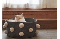 China 23*45 Cm Wool Cat House , Safety Felted Wool Cat Bed With Mattress supplier