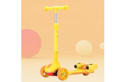 China OEM kids bubbly kick scooter with blowing bubble for sale supplier