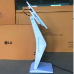 HD High Resolution Interactive Touch Screen Kiosk Custom Android Digital Signage