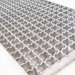 Hot Dip Galvainzed Serrated Or Flat Anti-Skid Press Welded Steel Bar Grating For Flooring Deck for sale