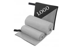 China Durable Fade Resistant Premium Microfiber Cloth With Hanging Loop supplier