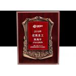 Solid Wooden Shield Plaque 3D Engraving Soldier Souvenirs With Leather Box