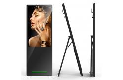 China 12 Hours Duty Time Portable LCD Digital Signage With 60Ah Battery supplier