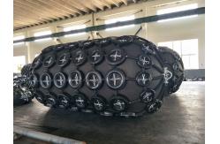 China STB Pneumatic Synthetic Rubber Fender 3 Threads For Port Docking supplier
