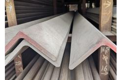 China Galvanized Painted Iron Unequal Mild Steel Angle Bar supplier