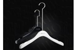 China Solid Wooden Painting White Clothing Store Hangers With Different Hook OEM Service supplier