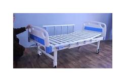 China Multi Function Manual Hospital Beds 3 Cranks Steel 215*105*46 supplier