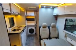 China Motorhome Camper RV Caravan Van Fiberglass With Diesel Engine Automatic Transmission supplier