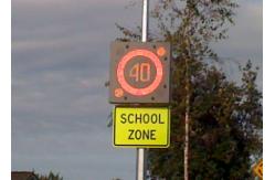 China Auto Dimming Flashing Speed Limit Signs , Led Programmable Sign Easily Operation By Hand supplier