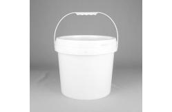 China UV Rust Resistant Plastic Paint Bucket with Pouring Spout supplier