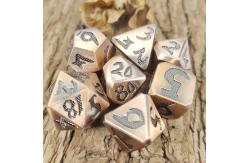 China Lightweight Manual Polyhedral Grinding Hand Pouring Durable Dice Set Sturdy Dice Set supplier