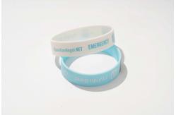 China Customized Adjustable Silicone Rubber Wristband Silk Screen Printing supplier