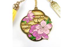 China Antique Gold Enamel Keychain Custom Secure Key Holding Functionality for B2B supplier