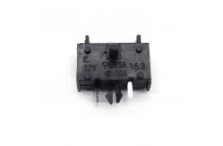 China Vertical Terminal Block Mini Blade Fuse Holder PCB Mount 01530009Z Stackable supplier