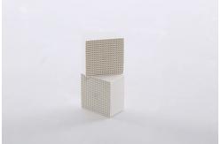 China Al2O3 Honeycomb Monolithic Catalyst Support White For Industrial VOC supplier