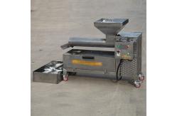China 1.5kw Power Beeswax Machine Foundation , Honey And Wax Screw Press Machine supplier