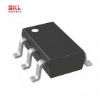 AD8065ARTZ-REEL7 Amplifier IC Chips SOT-23-5 Package Voltage Feedback Amplifier Circuit Rail-To-Rail 400µV for sale