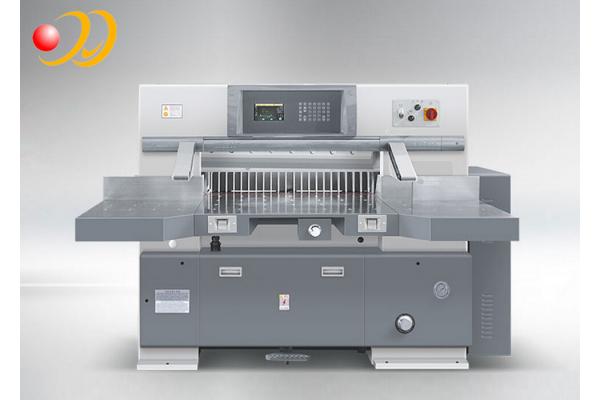 Non Woven Roll Automatic Paper Cutting Machine With Industrial Touch Screen