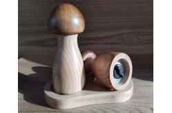 China Mashroom Shape Acacia Wood Salt And Pepper Grinder Set With Manual Adjustable Coarseness supplier