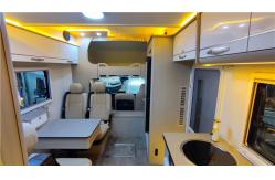 China Motorhome Camper RV Caravan Van Fiberglass With Diesel Engine Automatic Transmission supplier