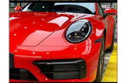 China Red Chrome Car Wrap Film Slideable Bubble Free Scratch Resistant supplier