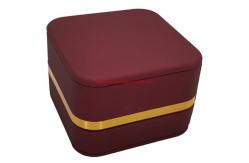 China Portable Rigid Cardboard Wedding Ring Gift Box With Golden Brim And Clamshell supplier