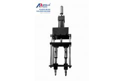 China 3 Zones Automatic Blow Moulding Machine 300ml 500ml 1000ml Detergent White Bottle supplier