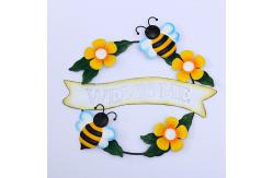 China Garden Metal Wall Hanging Ornaments Handmade Bee Pattern Welcome Slogan supplier