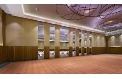 China Wooden MDF Restaurant Foldable Movable Sliding Partition Walls Rolling System supplier