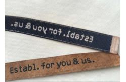China Ultrasonic Cut Classic Woven Clothing Labels For Business 20cm Width supplier