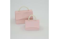 China Delicate Valentine'S Day Candy Wedding Gift Box Packaging With Handle And Ribbon supplier