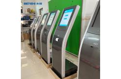 China Smart Queue Management Kiosk Digital Signage 17 Inch Stand LED Display supplier
