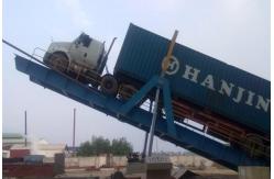 China Hydraulic Truck Loading Platform 400mm Lip Mobile Unloading Ramp supplier