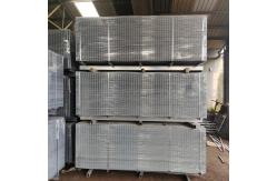 China Versatile 10 Gauge Welded Mesh Fence Panels Galvanized Steel Wire With Bolts supplier
